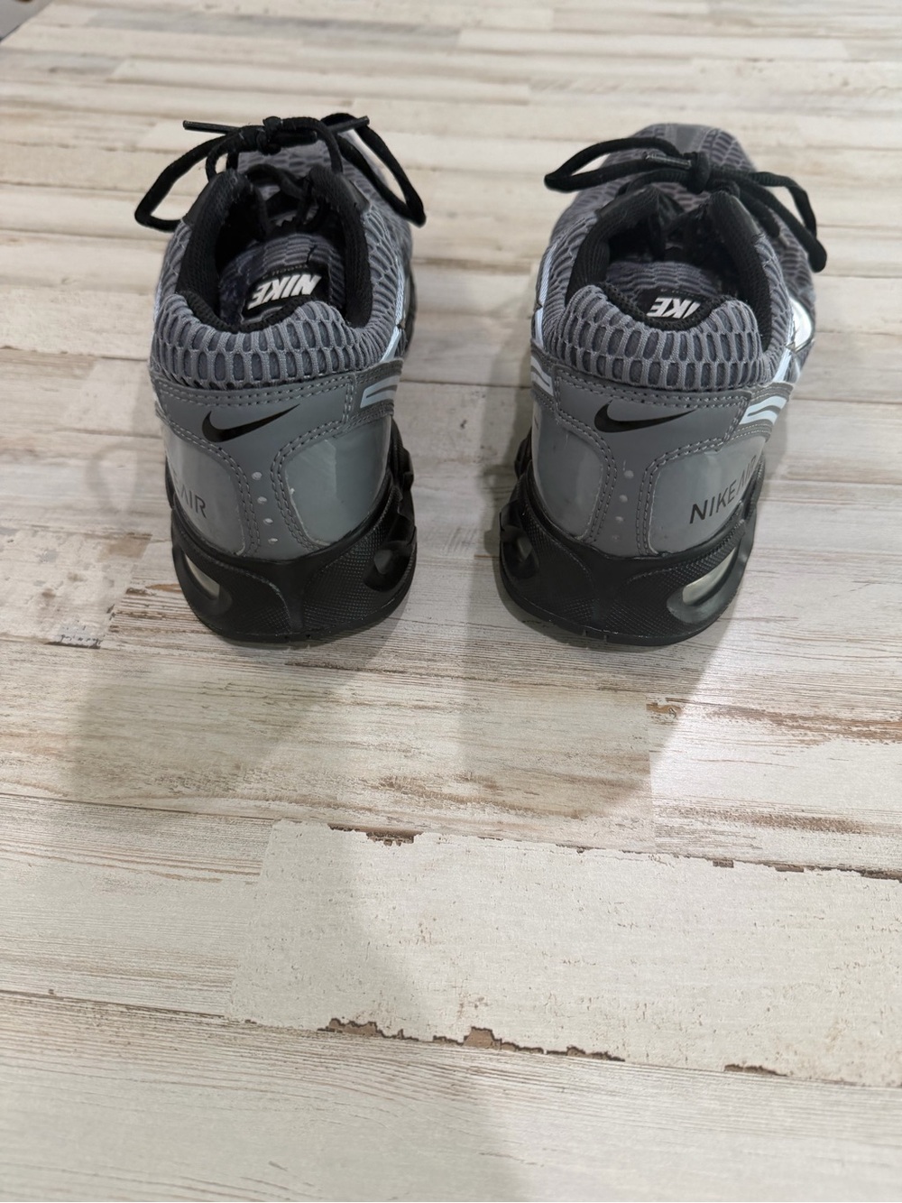 Nike Air Max Torch 4 Men’s Size 10 Cool Grey Black Running Shoes 343846-012 - Picture 5 of 8